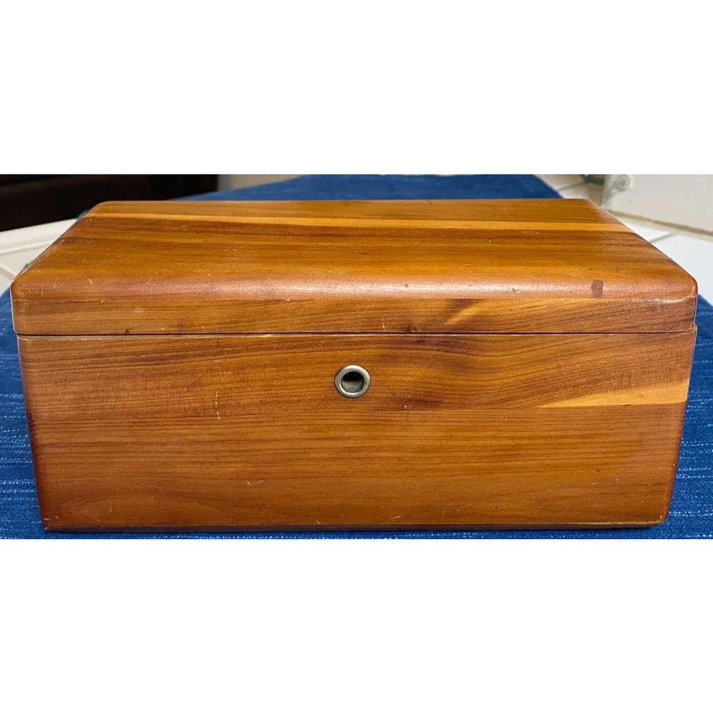 Vtg Lane Miniature Cedar Chest Jewelry Trinket Box McMahan's Bakersfield CA 9B - Picture 1 of 5